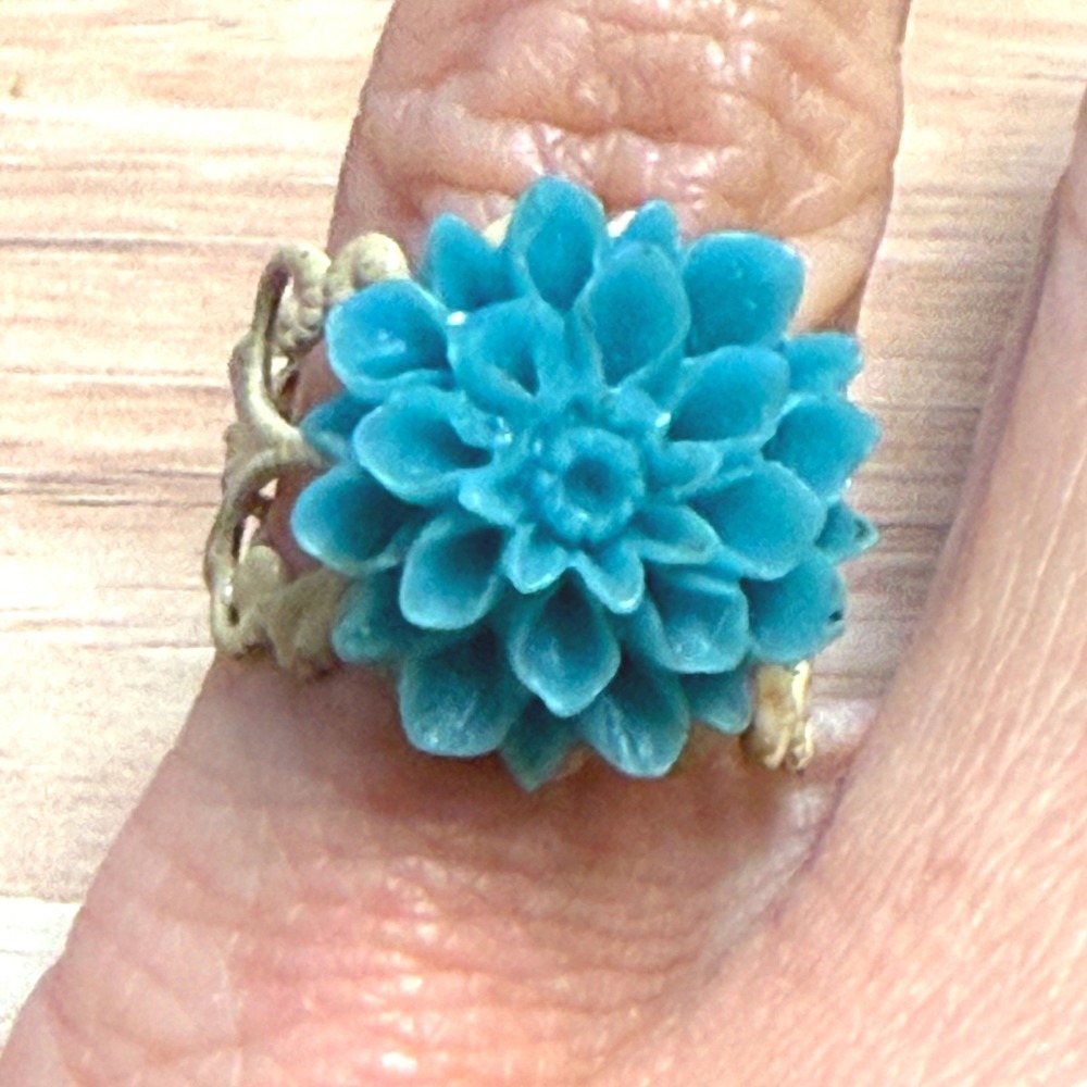 Vintage Turquoise Blue Carved Dahlia Flower Filigree Adjustable Ring 5.5